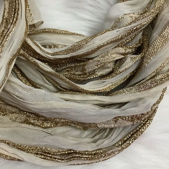 Cute Shimmer Detail Scarf - Picture 2 of 4